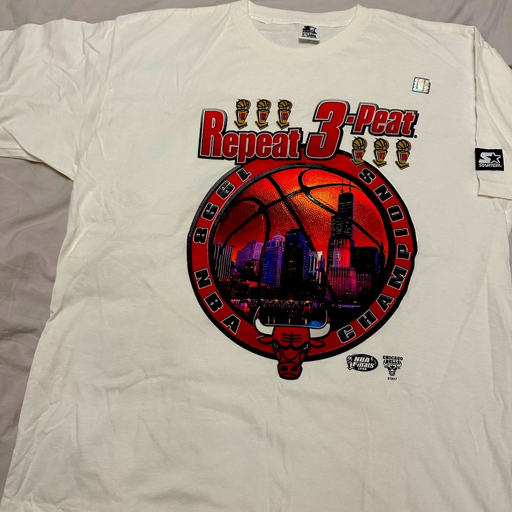 Vintage 1998 Starter Chicago Bulls Repeat 3-Peat Championship T-Shirt